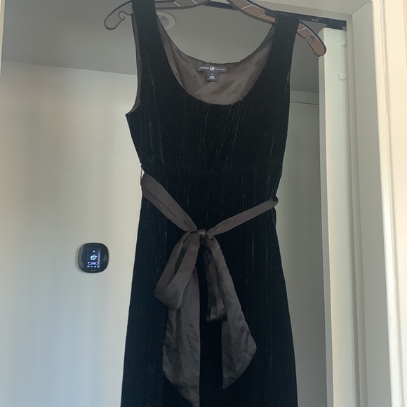 GAP Velvet Silk Dress with Sash Size 4 - Picture 3 of 8